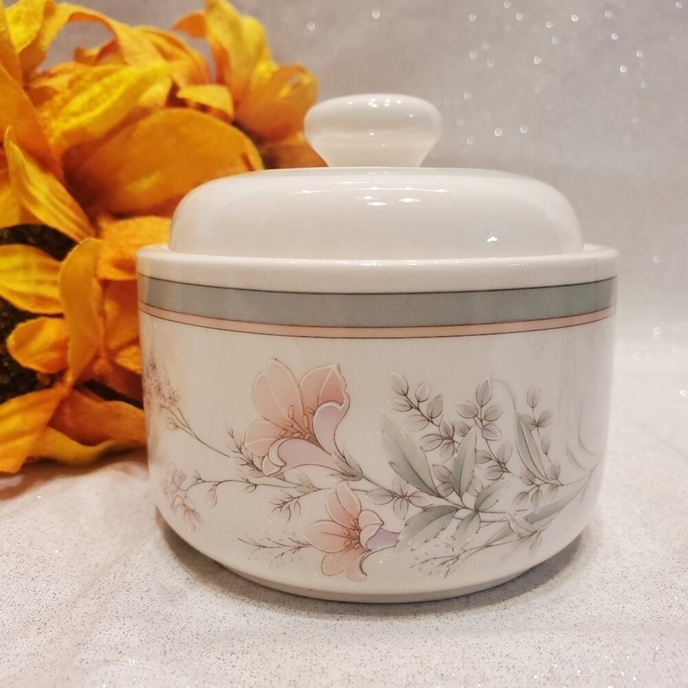 Noritake 𝅺Deerfield Sugar Bowl & Lid